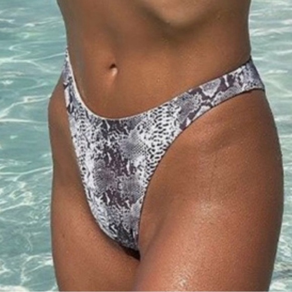 Monday Swimwear snake print bikini. Size medium - Picture 6 of 6
